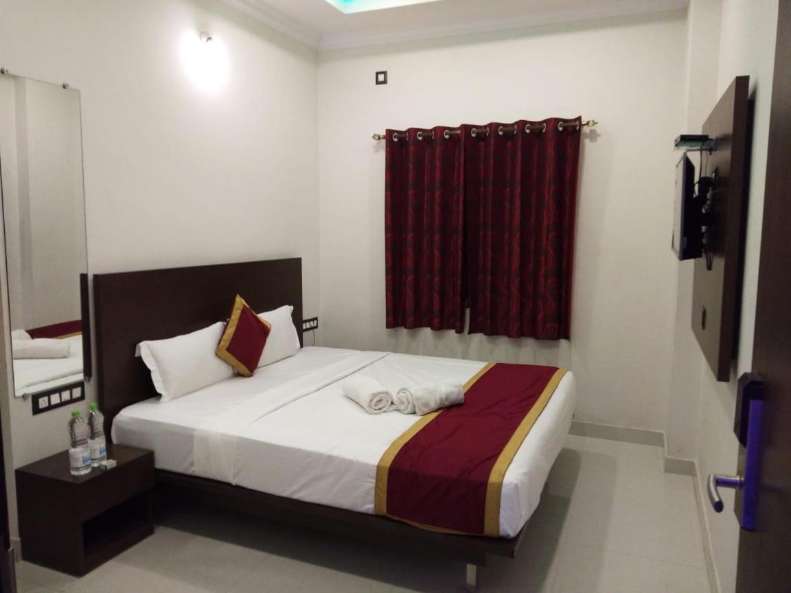 Hotel Grand Kubera Chikmagalūr Exterior foto